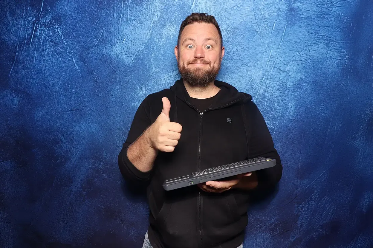 Vorher - lokale KI Hintergrundentfernung