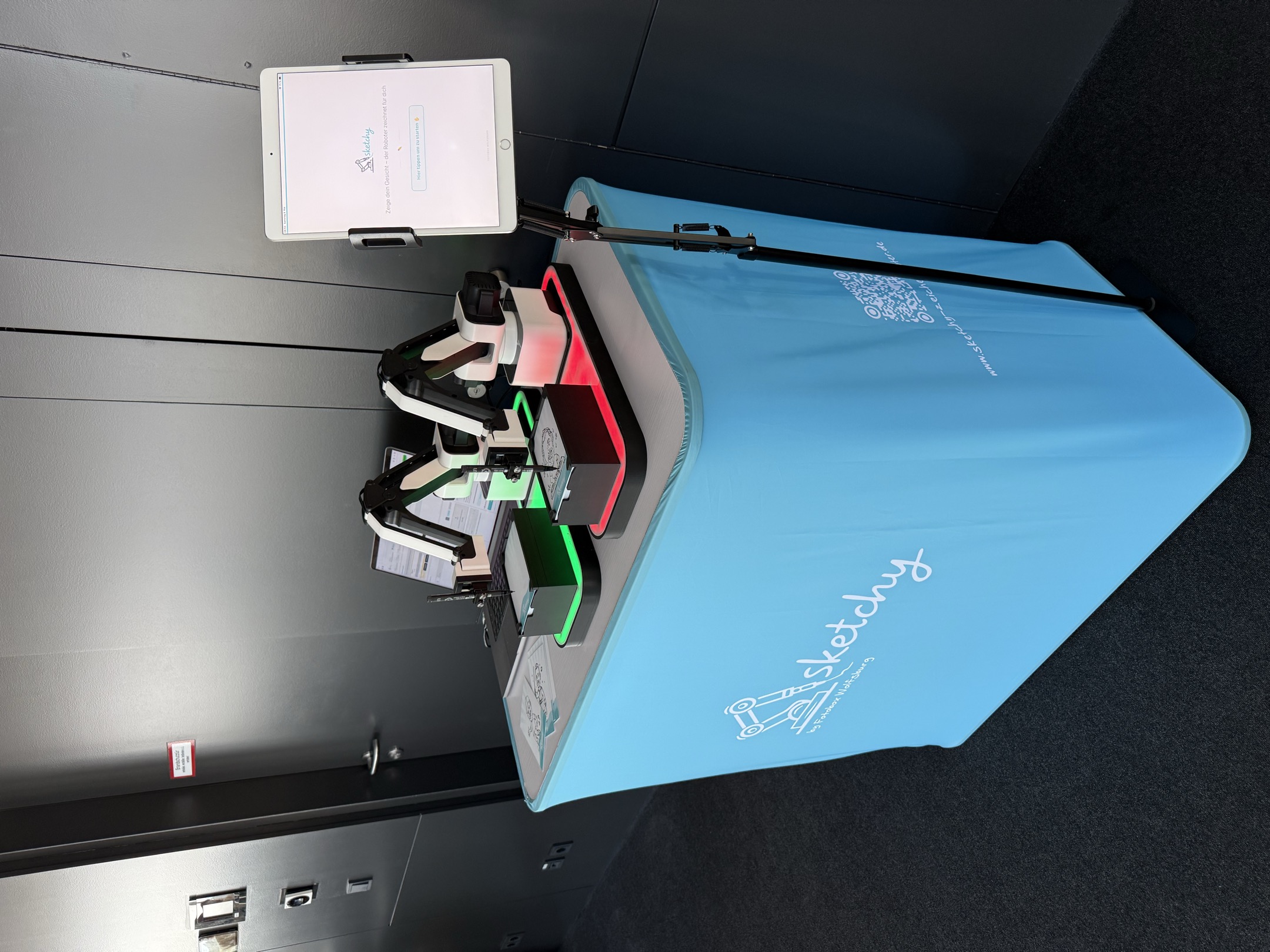 Sketchy Zeichenroboter – Setup vor Ort