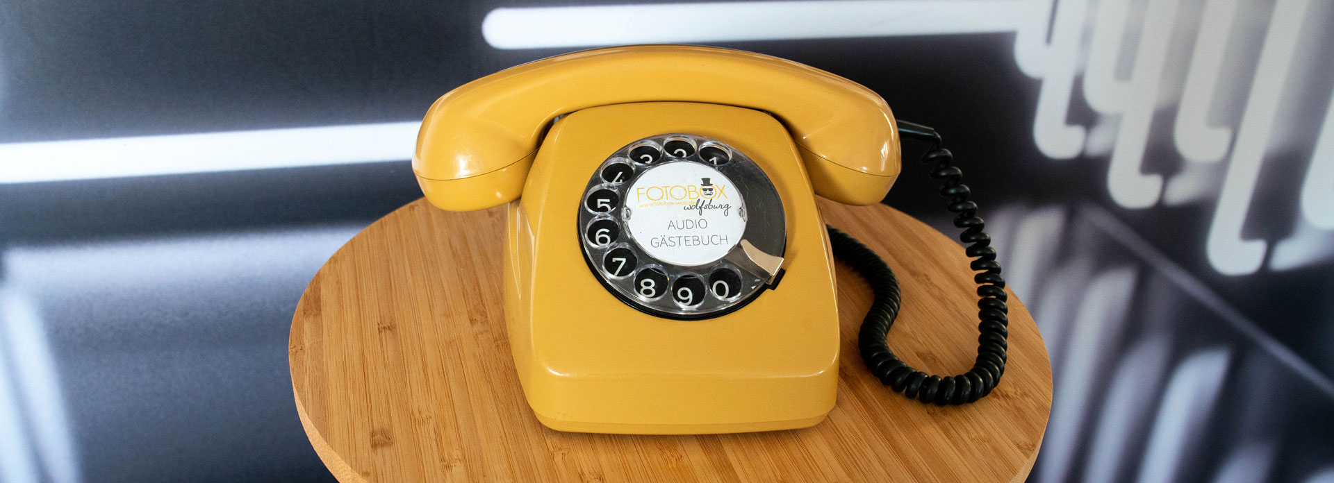 Audio Gästebuch in retro senfgelb