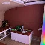 Caravan von innen mit LED Beleuchtung an